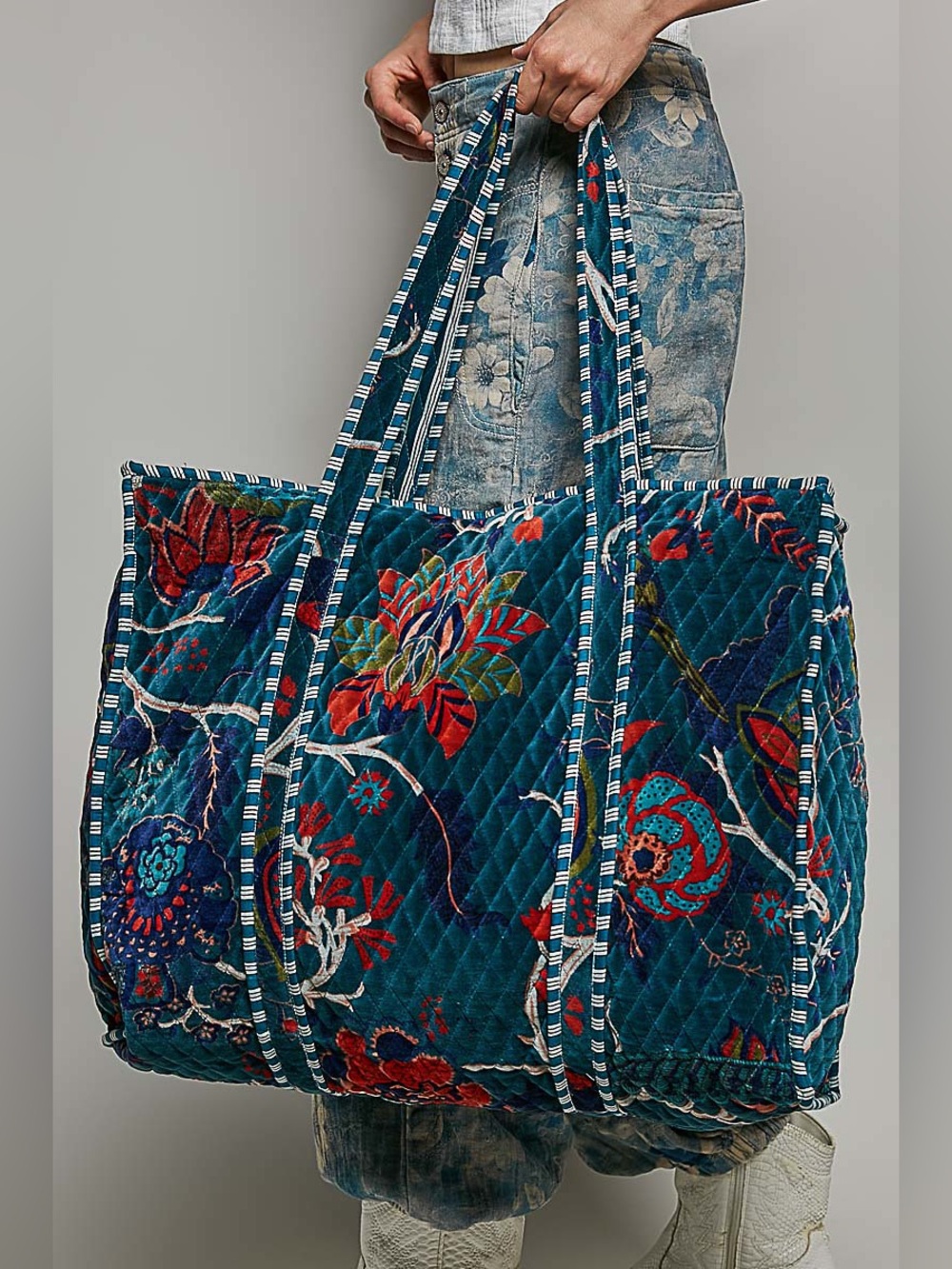 New POL Teal Floral Quilted Tote Bag - Picture 3 of 8
